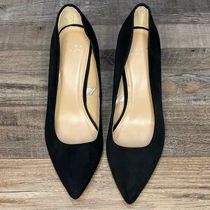 Pointed toe pumps